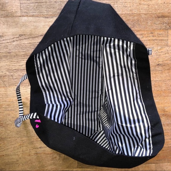 Victoria’s Secret Beach Tote - Picture 8 of 14